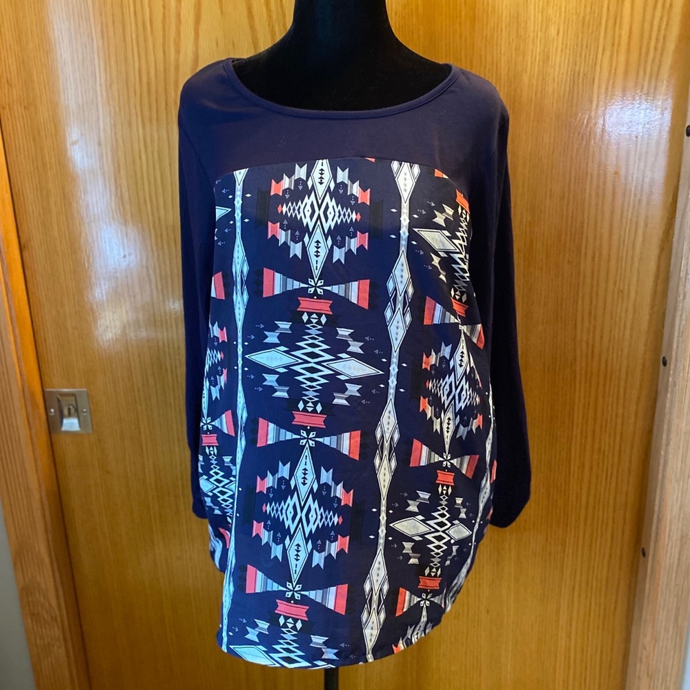 CHARMING CHARLIE Geometric Pattern Top